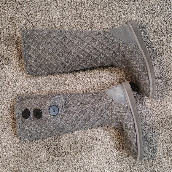 Ugg Australia Women Sweater Cardi 3 buttons Boots shoes sz 5 - Picture 7 of 9